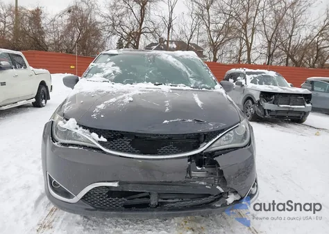 2018 Chrysler Pacifica Touring Plus z USA, uszkodzony, nr VIN 2C4RC1FG9JR103109